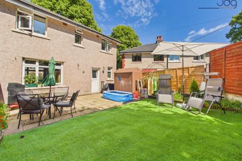 Spacious South facing garden