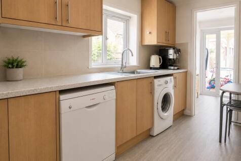Desborough Road photo 4