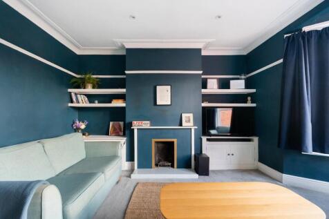 1W5R3ATN - Living Room A.jpg