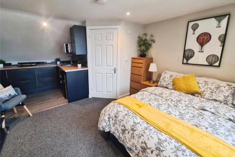 Salisbury Close, Eastleigh, Hampshire, SO50 photo 4