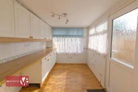 3 Bosanquet Road Hoddesdon via properties estate letting commerc