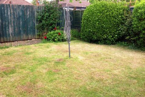 Surrey Close, Corby photo 4