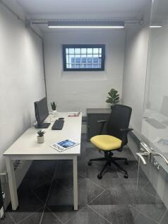 Serviced Office to rent Image 5