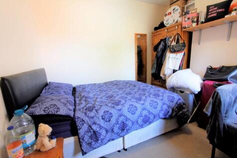 St. Edwards Road, Reading, Berkshire, RG6 photo 5
