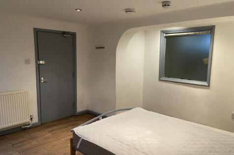 Double Room, 4 Upper Church Road photo 4