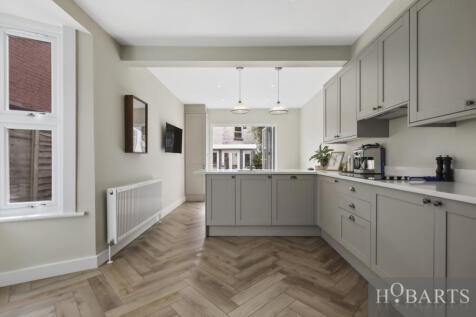 3 Bedroom Terraced for Sale