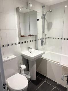 Chives Place, Warfield, Bracknell, Bracknell Forest photo 4
