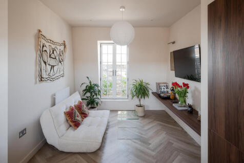 330313 - Caledonian Road, London N1 - high res-...