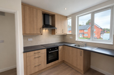 Kingsland Avenue, Kingsthorpe, Northampton NN2 photo 3