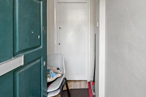 9B Fenwick Road, Peckham, London SE15 4HS