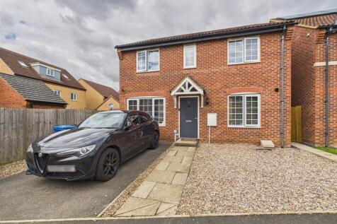 4-bed detached on NN15 Slipton Road, Burton Latimer, £1,700/mo