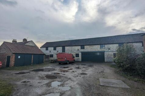 Distribution Warehouse to rent in tadcaster