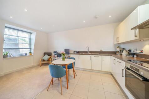 Guildgate House 7a, Shute End, Wokingham, RG40 photo 3