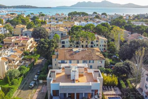 Penthouse apartment for sale in Puerto Pollensa with tourists license