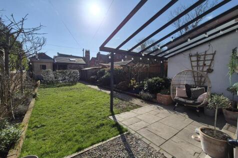 Rear Garden 1 new.jpg