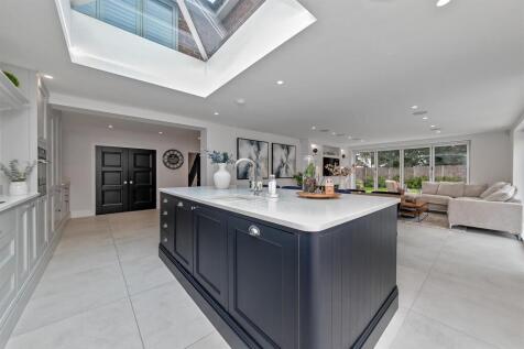 1EllenbrookCres-38.jpg