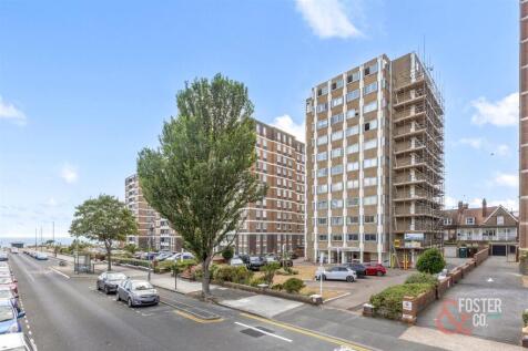 Grand Avenue, Victoria Court, 30-026.JPG