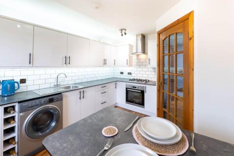 Breakfasting Kitchen