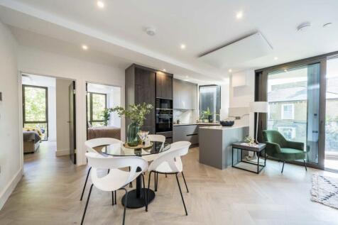 London, SW18 - property photo