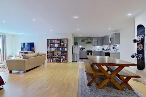 LIVING/DINING/KITCHEN