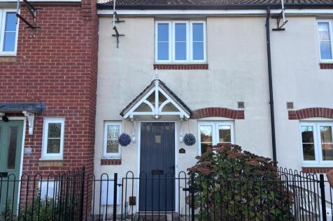 2-bed terraced on Horsham Road, Park South, Swindon, £1,200/mo