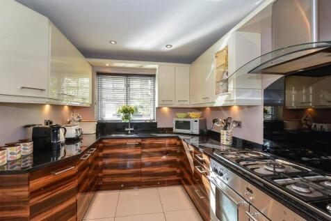 Garwood Crescent, Grange Farm, Milton Keynes, Buckinghamshire, MK8 photo 3