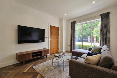 Wellington Road, Timperley, Altrincham photo 3