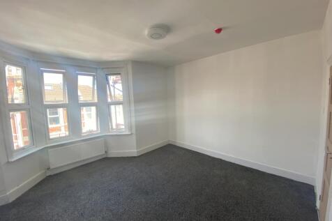 A spacious and bright large double bedroom, per...