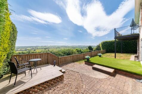 Dewsbury, WF12 - property photo