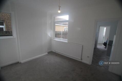 Wordsworth Road, Kettering, NN16 photo 3
