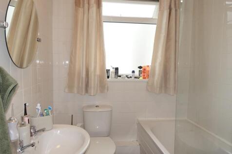 Top Floor Flat Bathroom