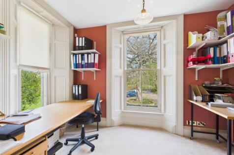 CAM04201G0-PR0078-STILL011