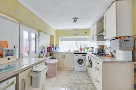 Kitchen_1.jpeg