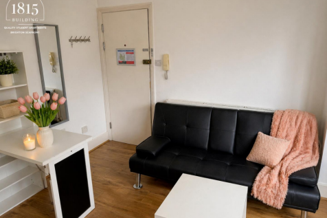 Flat 1 Lounge 2.png