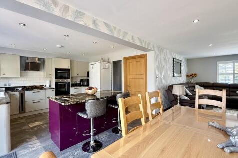 Kitchen/dining ro...