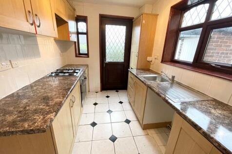Brock Bank, Huddersfield, West Yorkshire, UK, HD5 photo 3