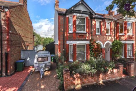 Watford, WD18 - property photo