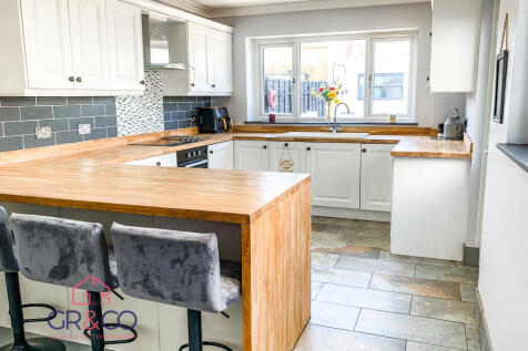 Kitchen / Breakfast Room