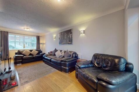 Eagle Crescent Living Room