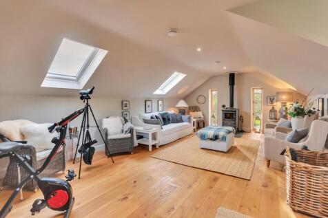 Coach House lounge (2).jpg