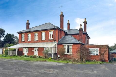 2 Red House - Fro...