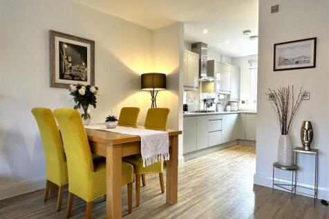 Open-Plan Dining Kitchen 169