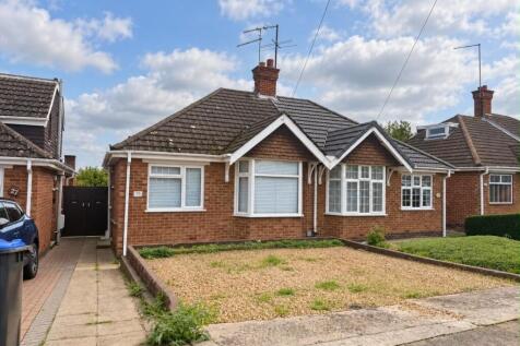 2 Bedroom Semi-Detached in NN5 5NT