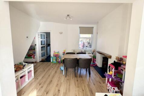 Quarella Road , Bridgend ,  photo 3