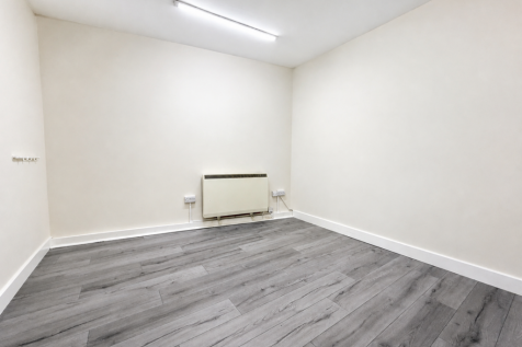 Retail Property (high street) to rent Image 6