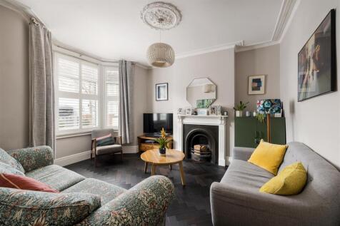 Stork Road, E7