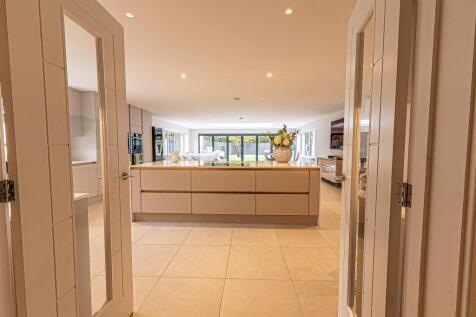 view into kitchen.jpg