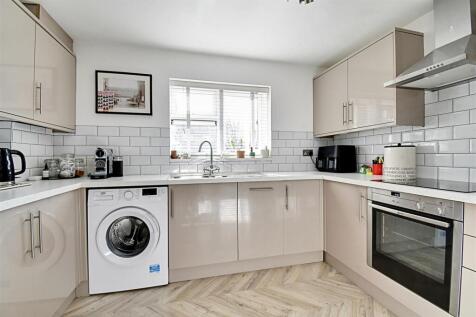 Kitchen 1.jpg