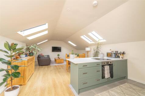 Lounge / Kitchen Alt