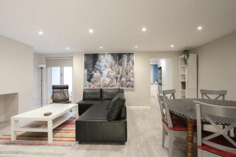 Living room 2.jpeg
